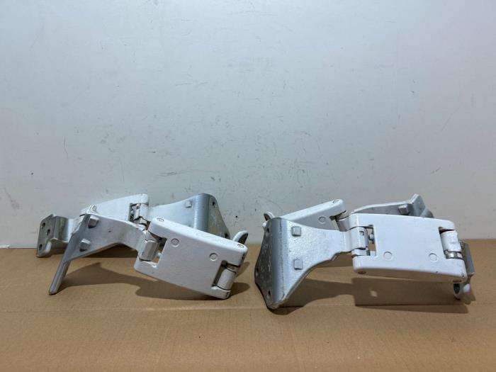 Charnière hayon Mercedes Vito