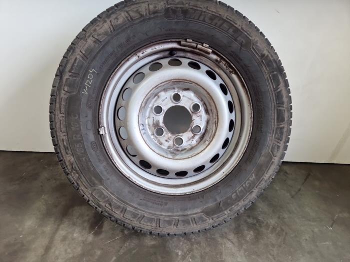 Llanta y neumático Mercedes Sprinter