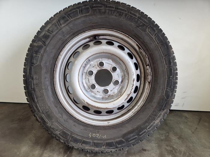 Llanta y neumático Mercedes Sprinter