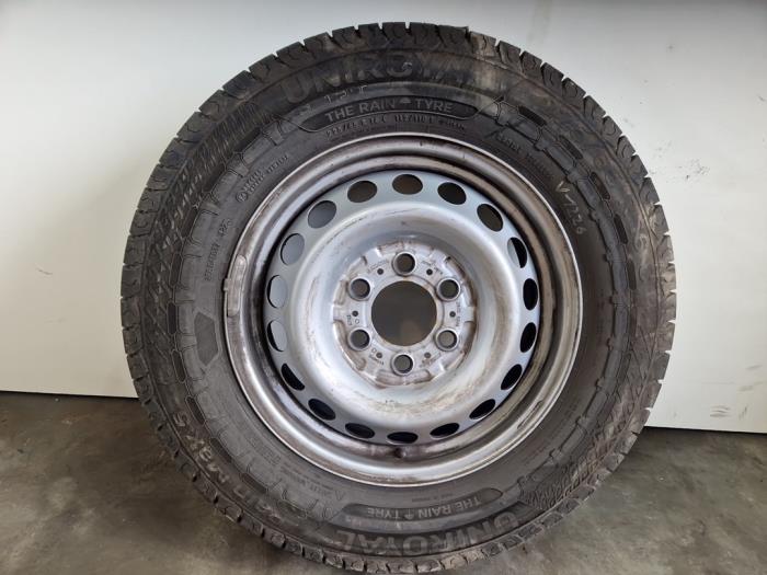 Llanta y neumático Mercedes Sprinter