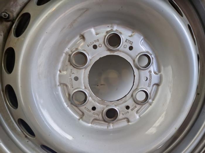 Llanta y neumático Mercedes Sprinter