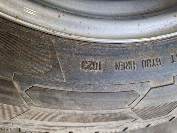 Llanta y neumático Mercedes Sprinter