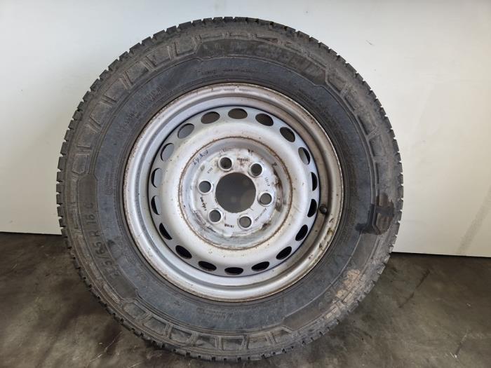 Llanta y neumático Mercedes Sprinter