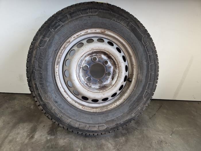 Llanta y neumático Mercedes Sprinter