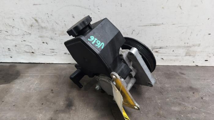 Power steering pump Mercedes C-Klasse