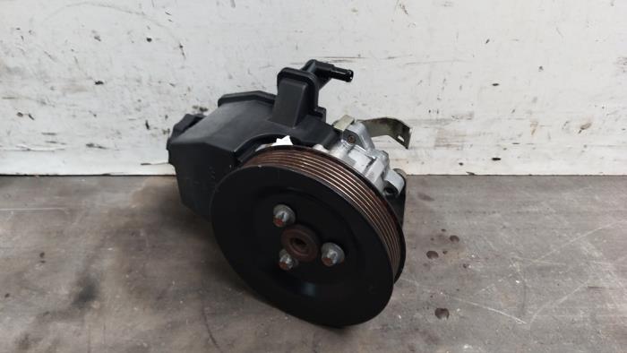 Power steering pump Mercedes C-Klasse