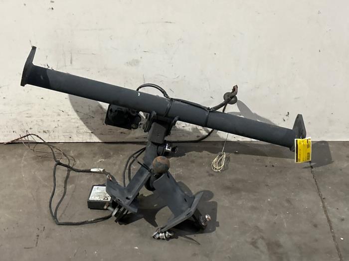 Hak holowniczy Mercedes GLB-Klasse