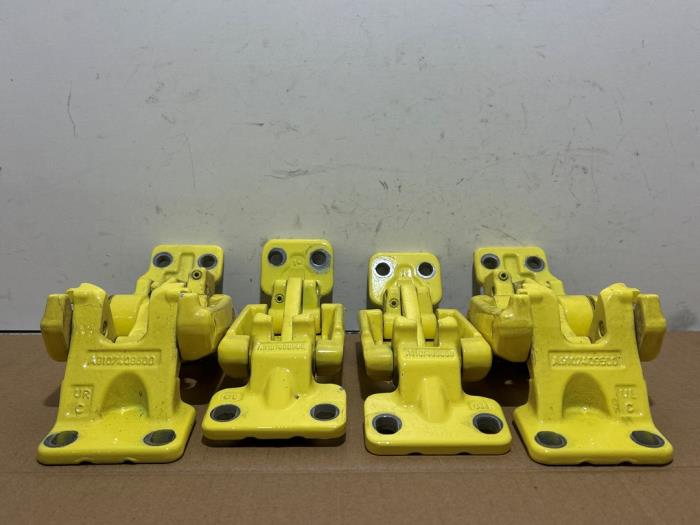 Charnière hayon Mercedes Sprinter