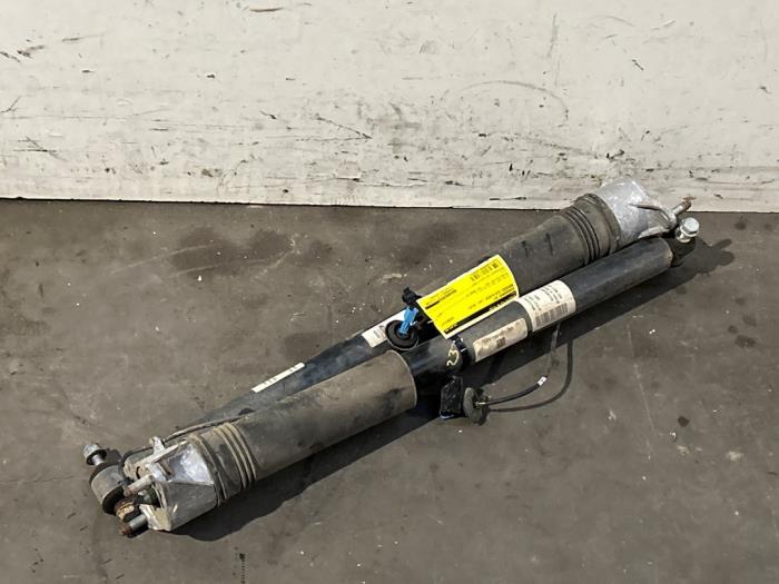 Zestaw amortyzatorów Mercedes GLB-Klasse