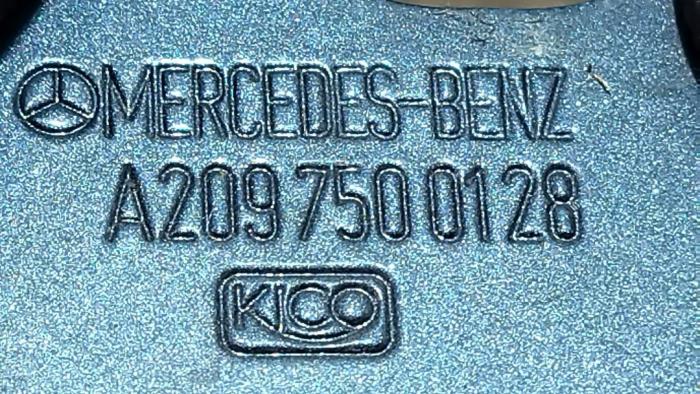 Charnière hayon Mercedes CLK
