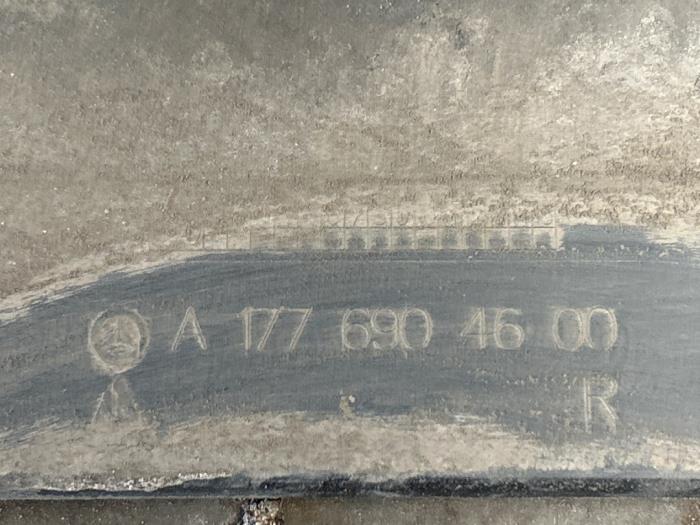 Sill, right Mercedes A-Klasse