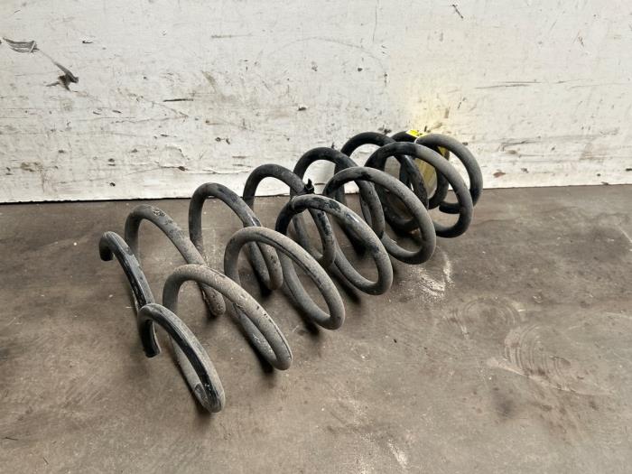 Schroefveer achter Mercedes A-Klasse