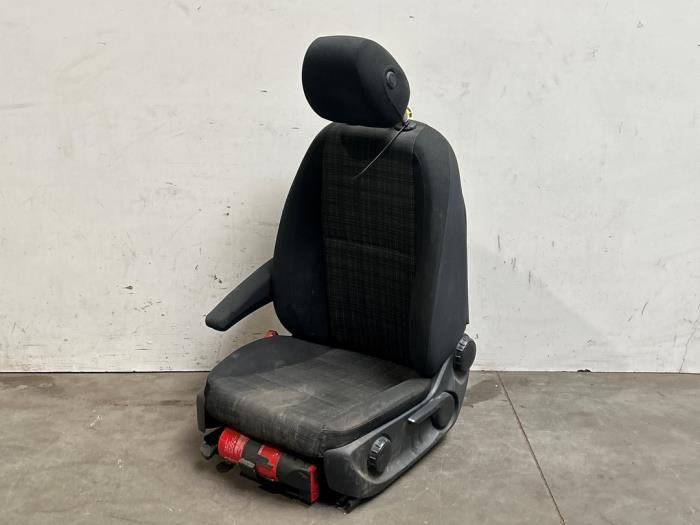 Stoel links Mercedes Vito