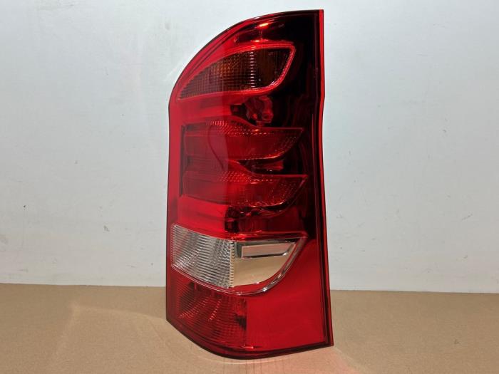 Luz trasera derecha Mercedes Vito