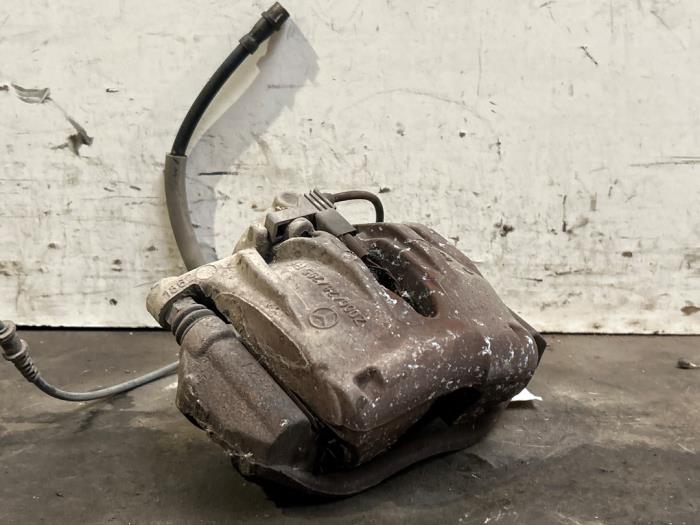 Etrier de frein (pince) avant droit Mercedes E-Klasse