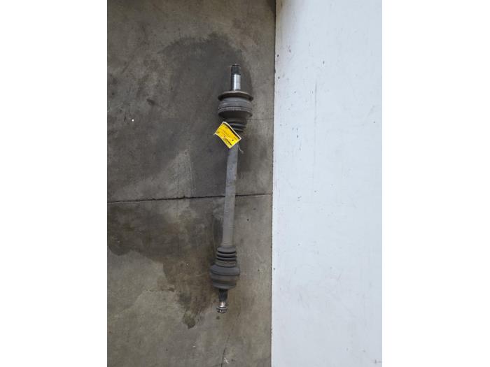 Gebruikte Aandrijfas links-achter Mercedes CL (216) 5.5 CL-550 V8 32V Prijs € 108,90 Inclusief btw aangeboden door Autoparts Van De Velde