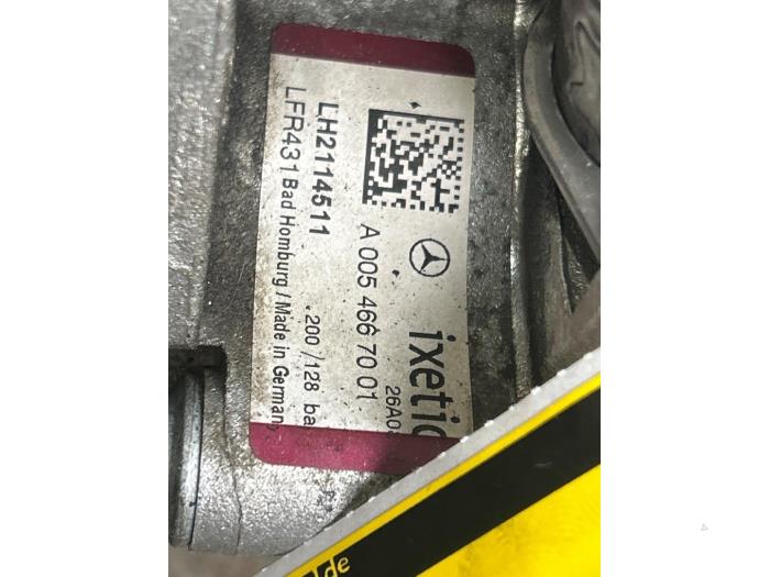 Bomba de dirección asistida Mercedes CL