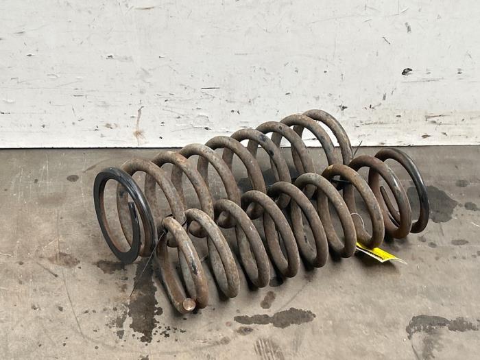 Muelle helicoidal detrás Mercedes S-Klasse