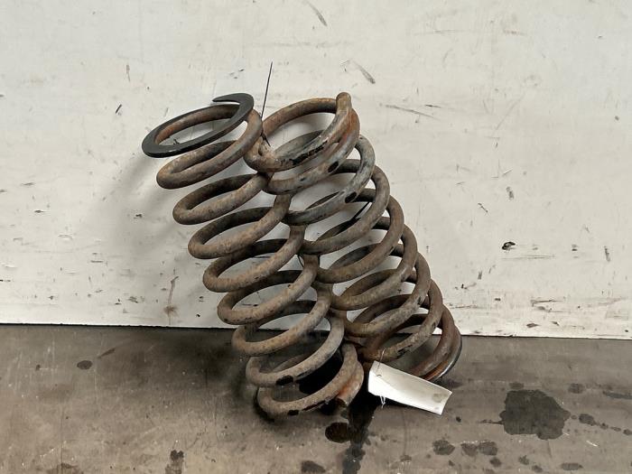 Muelle helicoidal detrás Mercedes S-Klasse