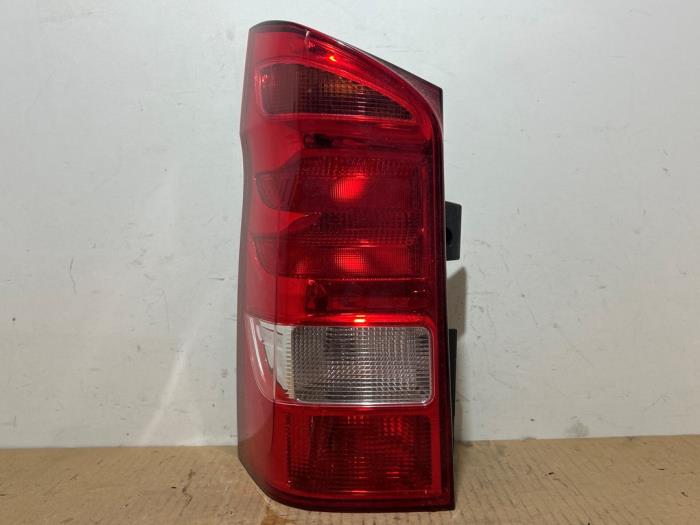 Luz trasera izquierda Mercedes Vito