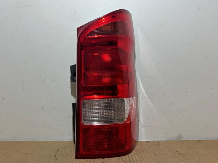 Luz trasera derecha Mercedes Vito
