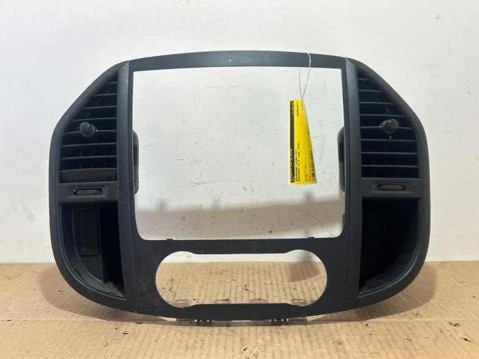 Embellecedore para tablero de instrumentos Mercedes Vito