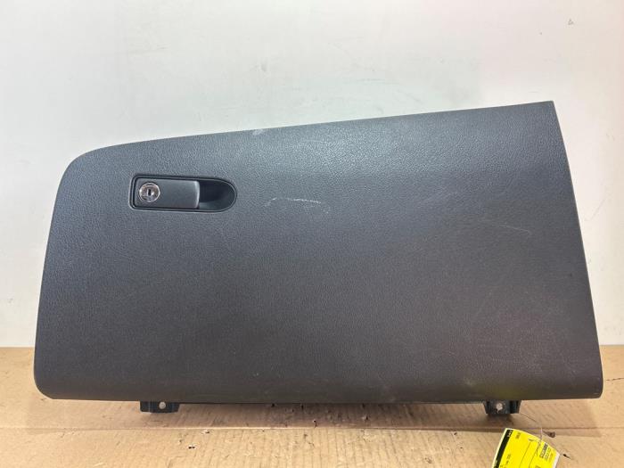 Guantera Mercedes Vito