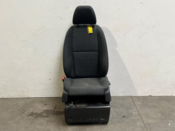 Stoel links Mercedes Vito