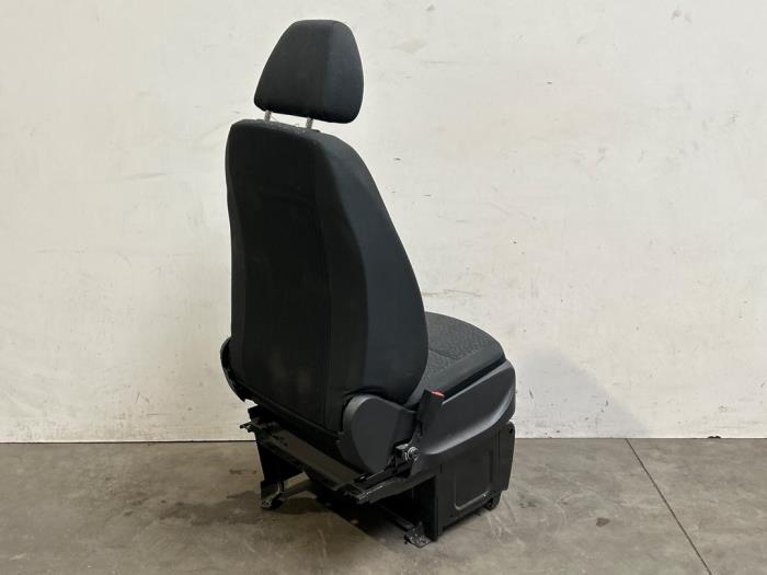 Stoel links Mercedes Vito