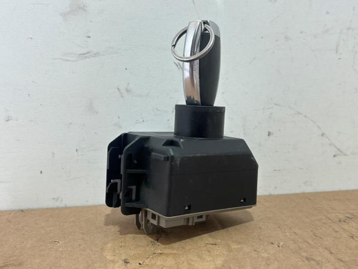 Ignition lock + computer Mercedes B-Klasse