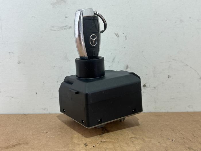 Ignition lock + computer Mercedes B-Klasse