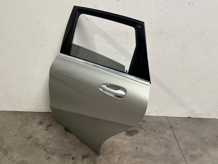 Puerta de 4 puertas izquierda detrás Mercedes B-Klasse