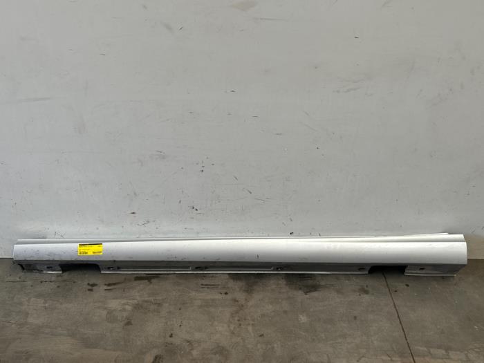 Próg prawy Mercedes B-Klasse