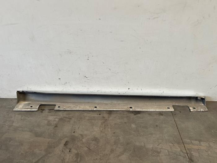 Dorpel rechts Mercedes B-Klasse