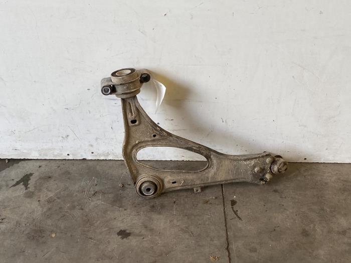 Bras de suspension avant droit Mercedes Vito