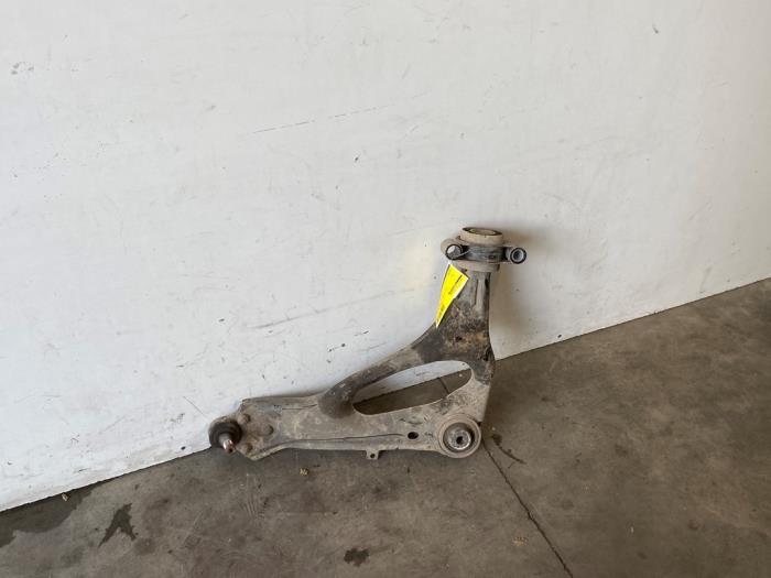 Bras de suspension avant droit Mercedes Vito