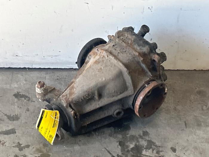 Differentieel achter Mercedes 190E/D