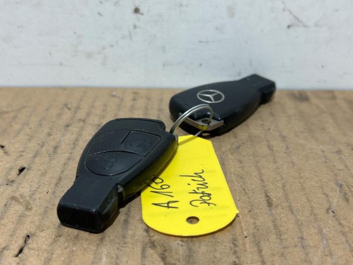 Cerradura de contacto y ordenador Mercedes A-Klasse