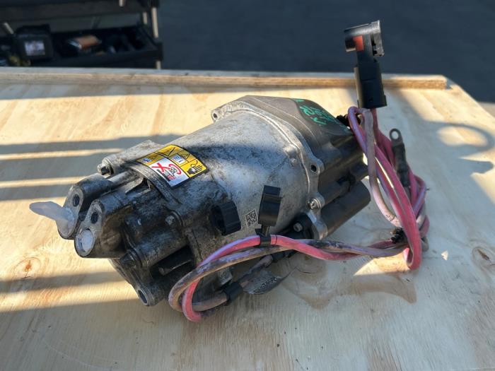 Pompe hydraulique Mercedes GLE