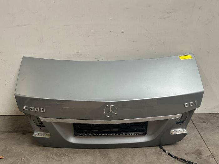 Pokrywa bagaznika Mercedes E-Klasse