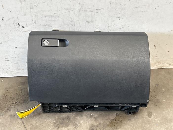 Handschuhfach Mercedes E-Klasse