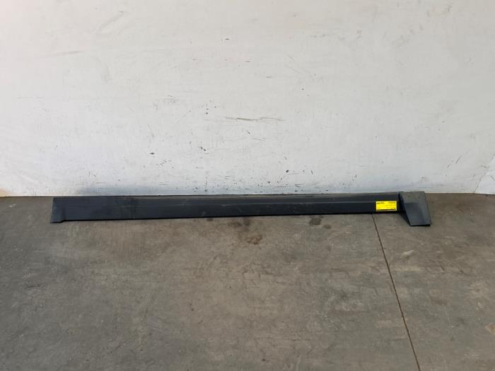 Schwelle links Mercedes GLA