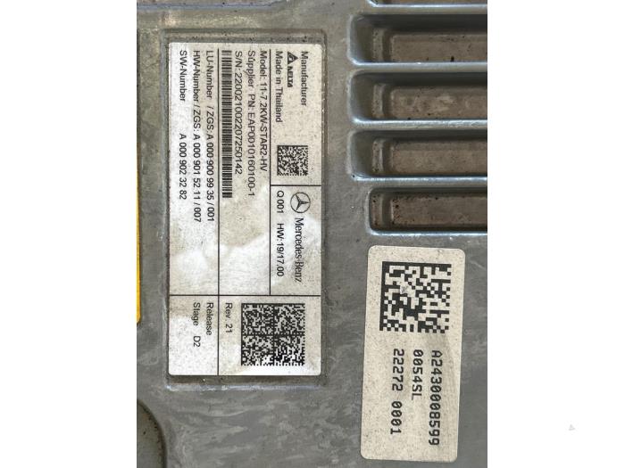 Acculader Mercedes EQA