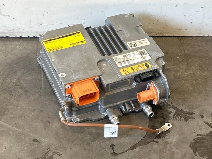 Acculader Mercedes EQA