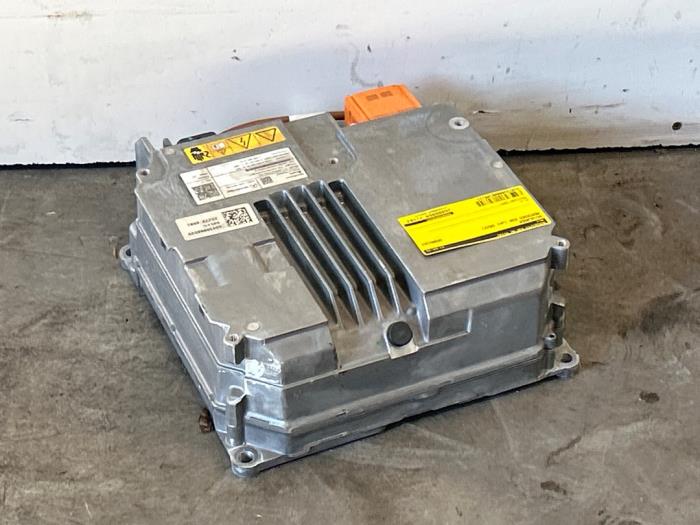 Acculader Mercedes EQA