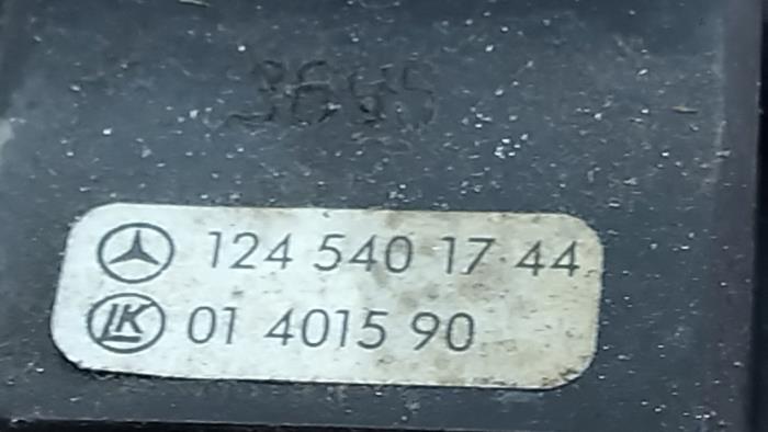 Przelacznik kierunkowskazu Mercedes E-Klasse