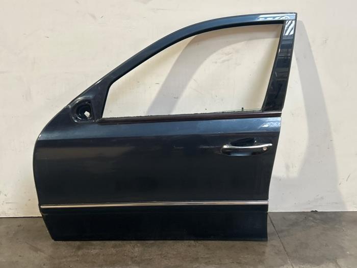 Drzwi lewe przednie wersja 4-drzwiowa Mercedes E-Klasse