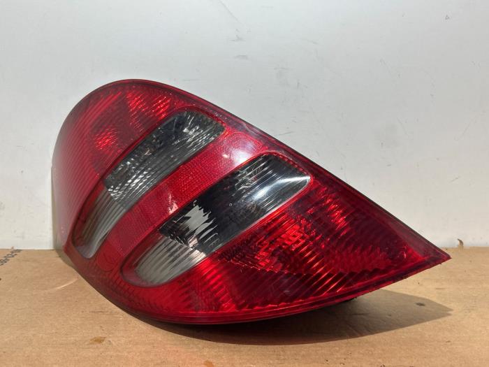 Luz trasera izquierda Mercedes A-Klasse