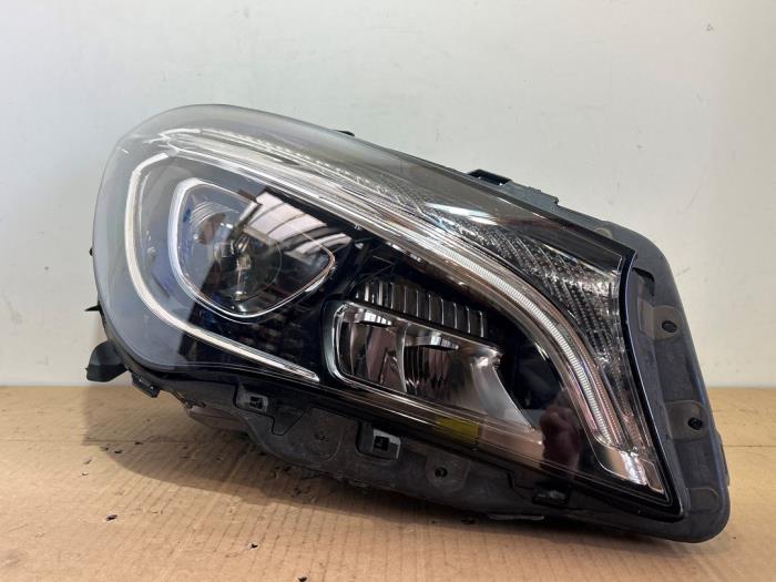 Headlight, right Mercedes CLA