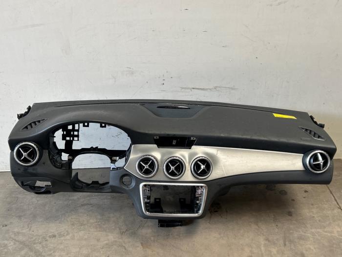 Armaturenbrett Mercedes GLA
